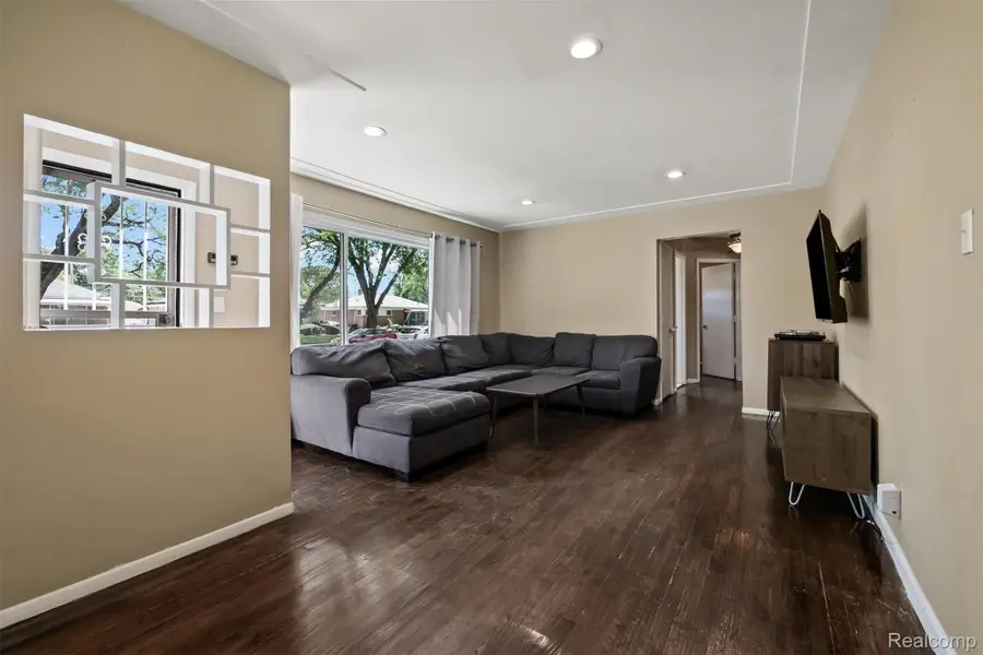 21641 Sussex Street, Oak Park, MI 48237 - #3