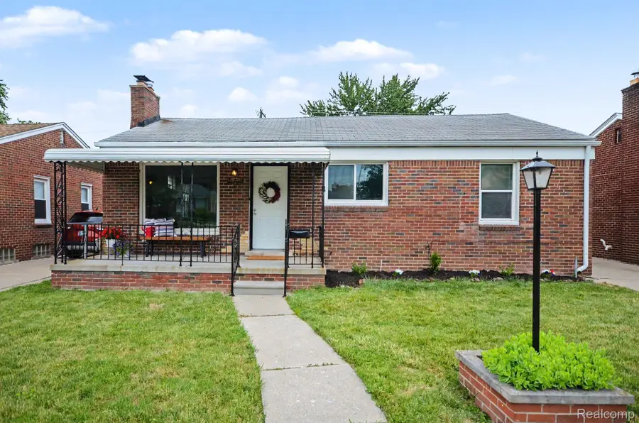 21701 Sunnyside Street, Saint Clair Shores, MI 48080 - #2
