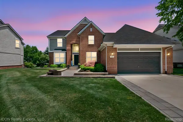 884 Grandview Drive, CommerceTwp, MI 48390