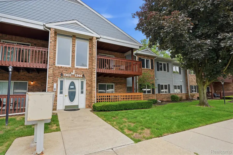 1326 Shoemaker Drive #52, Westland, MI 48185 - #2