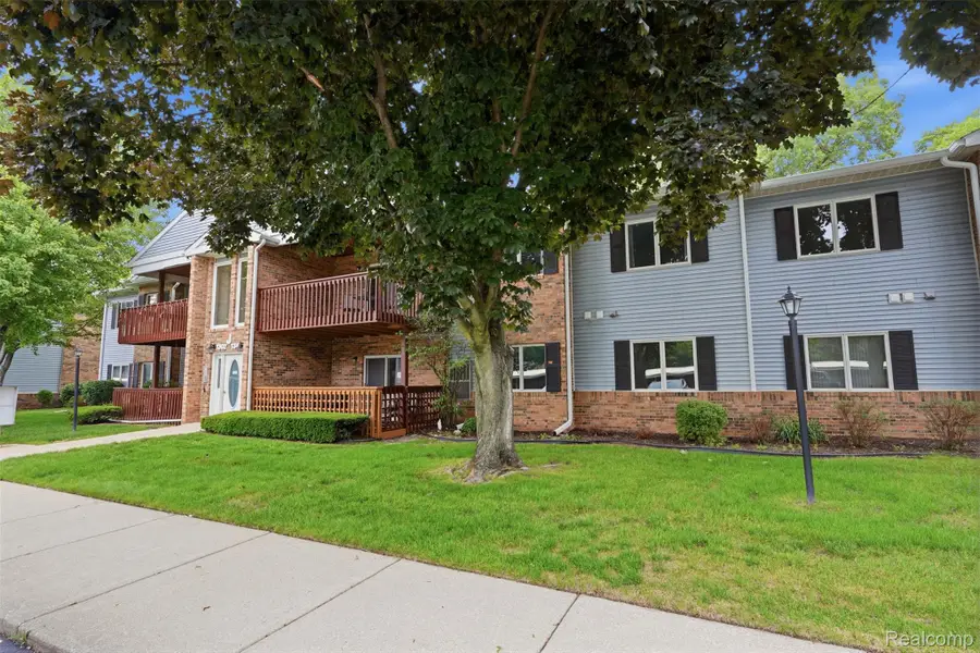1326 Shoemaker Drive #52, Westland, MI 48185 - #3