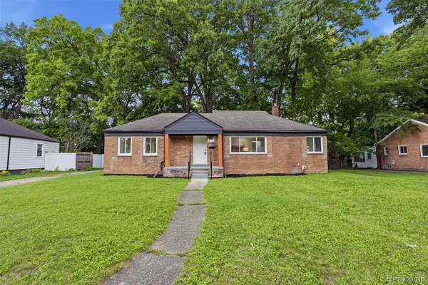 21161 Westhampton Street, OakPark, MI 48237