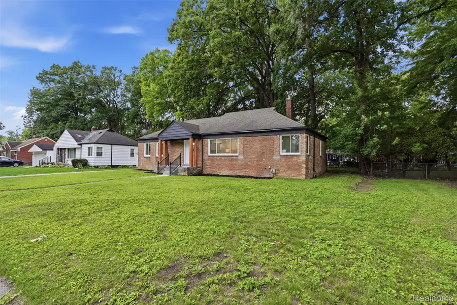 21161 Westhampton Street, Oak Park, MI 48237 - #2