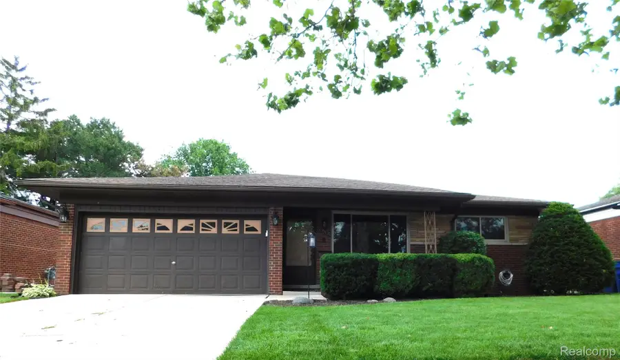 30804 Dover Avenue, Warren, MI 48088 - #3