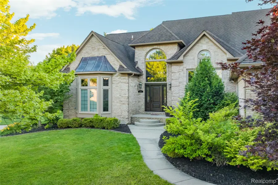 53961 Sutherland Court, Utica, MI 48316 - #3