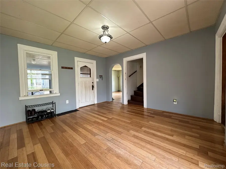 105 S Pine Street, Fenton, MI 48430 - #3