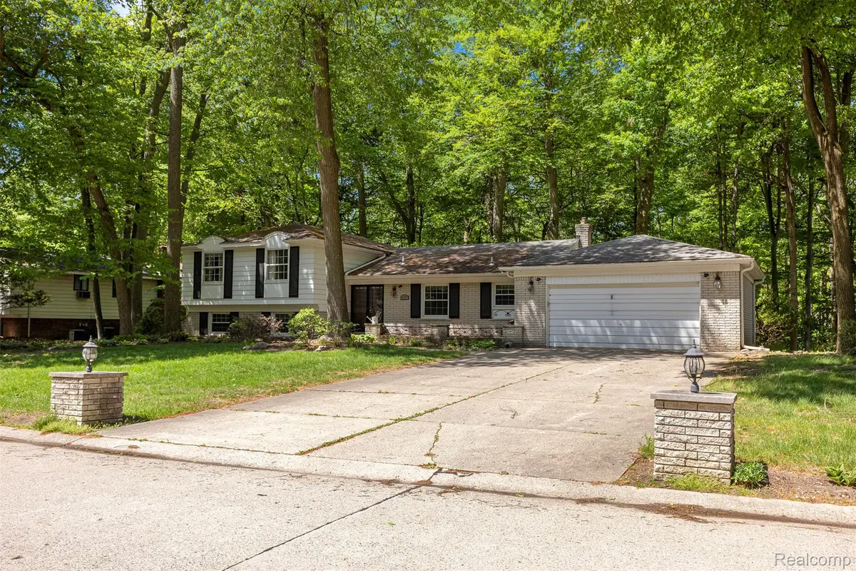 21257 Woodfarm Drive, Northville, MI 48167 - #1