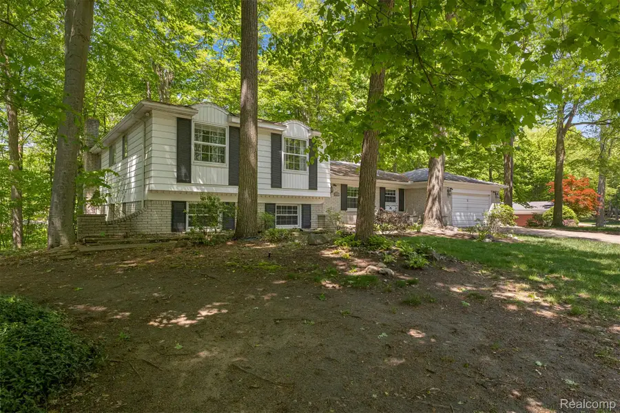 21257 Woodfarm Drive, Northville, MI 48167 - #3