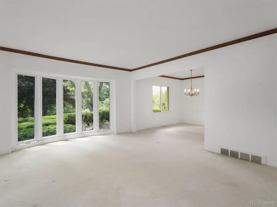 3817 Dalice Drive, West Bloomfield, MI 48323 - #2