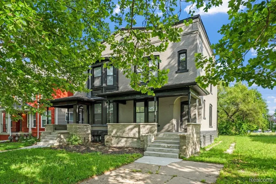 58 E Philadelphia Street E, Detroit, MI 48202 - #3