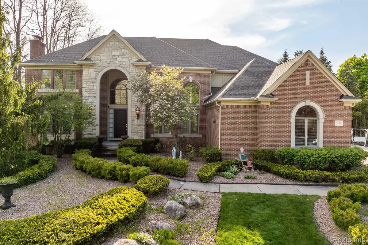 5173 Serena Drive, Troy, MI 48098 - #1