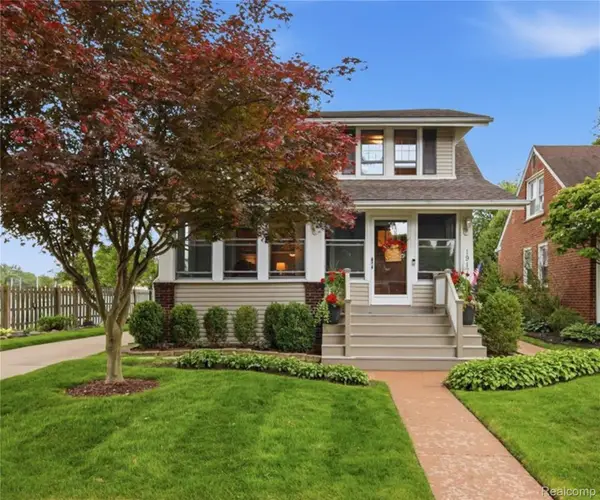 1917 Clawson Avenue, RoyalOak, MI 48073