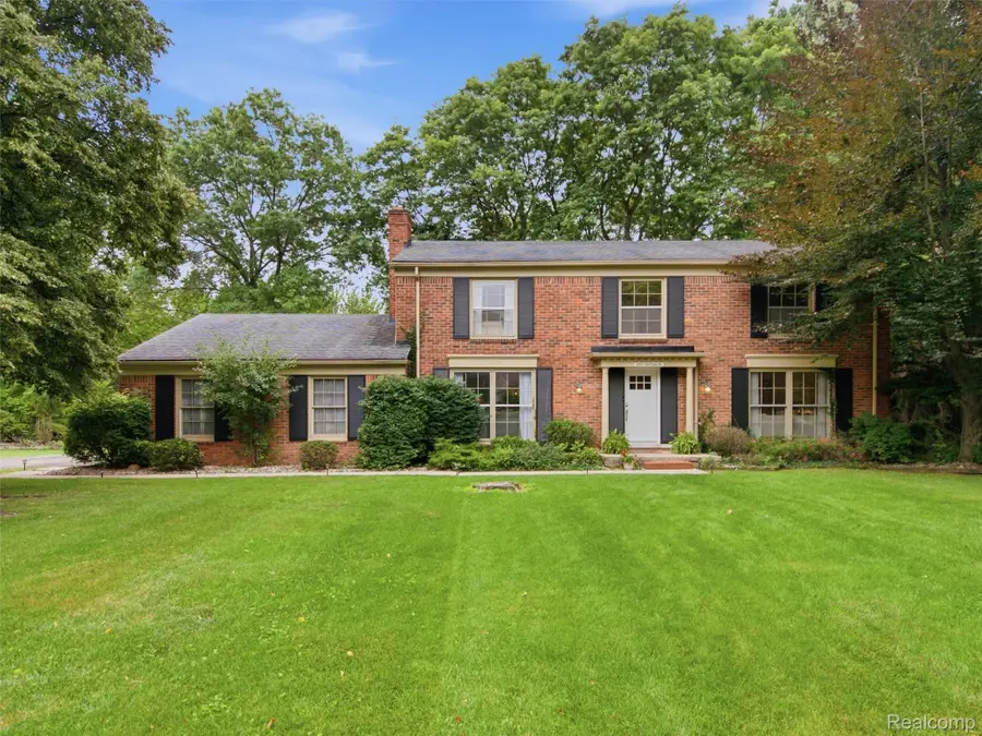 4367 Yorktown Drive, West Bloomfield, MI 48323 - #2