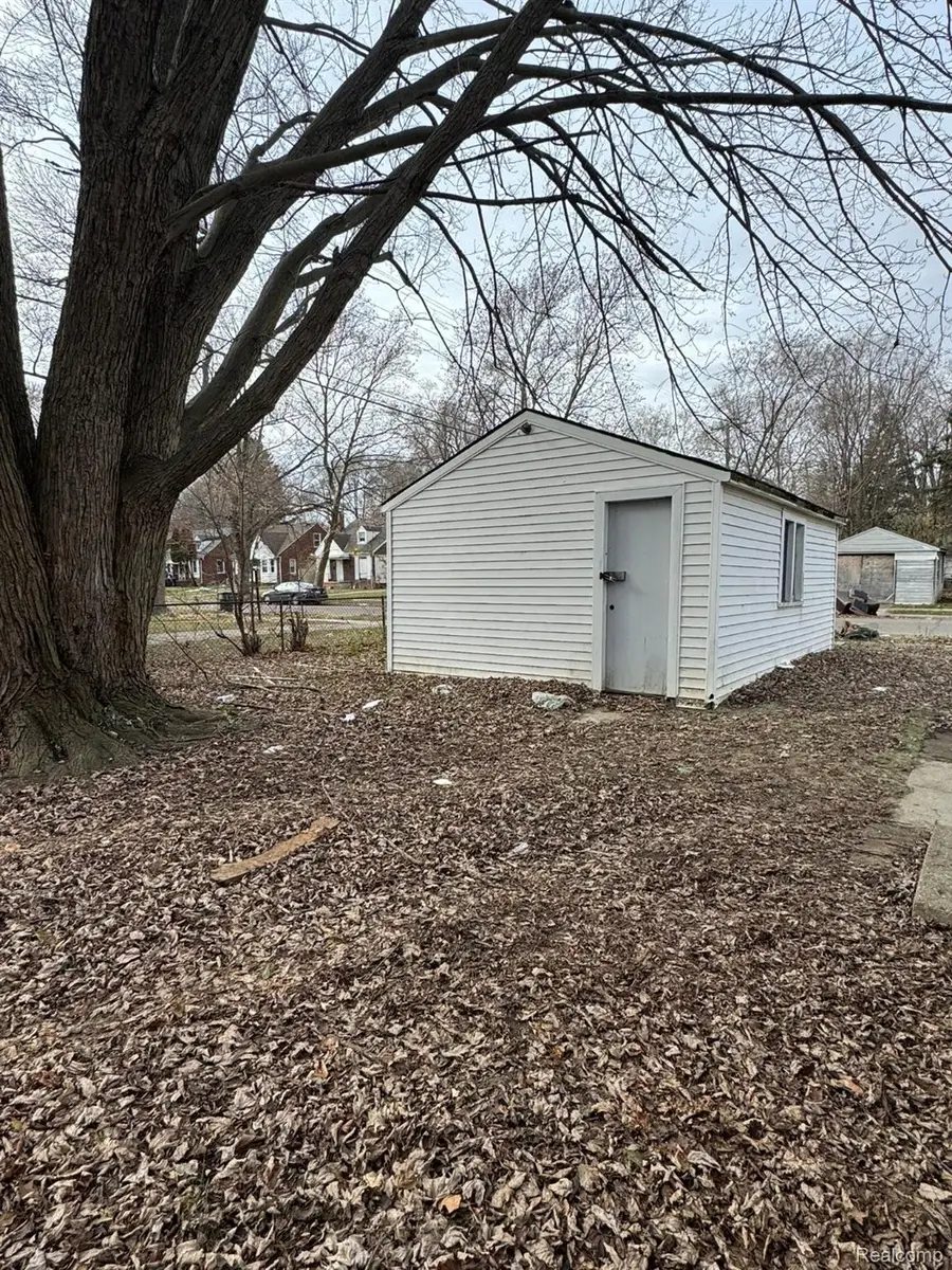 19706 Moross Road, Detroit, MI 48224 - #2