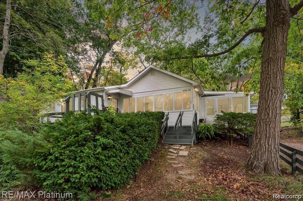 5630 Glen Echo Drive, Howell, MI 48843 - #1