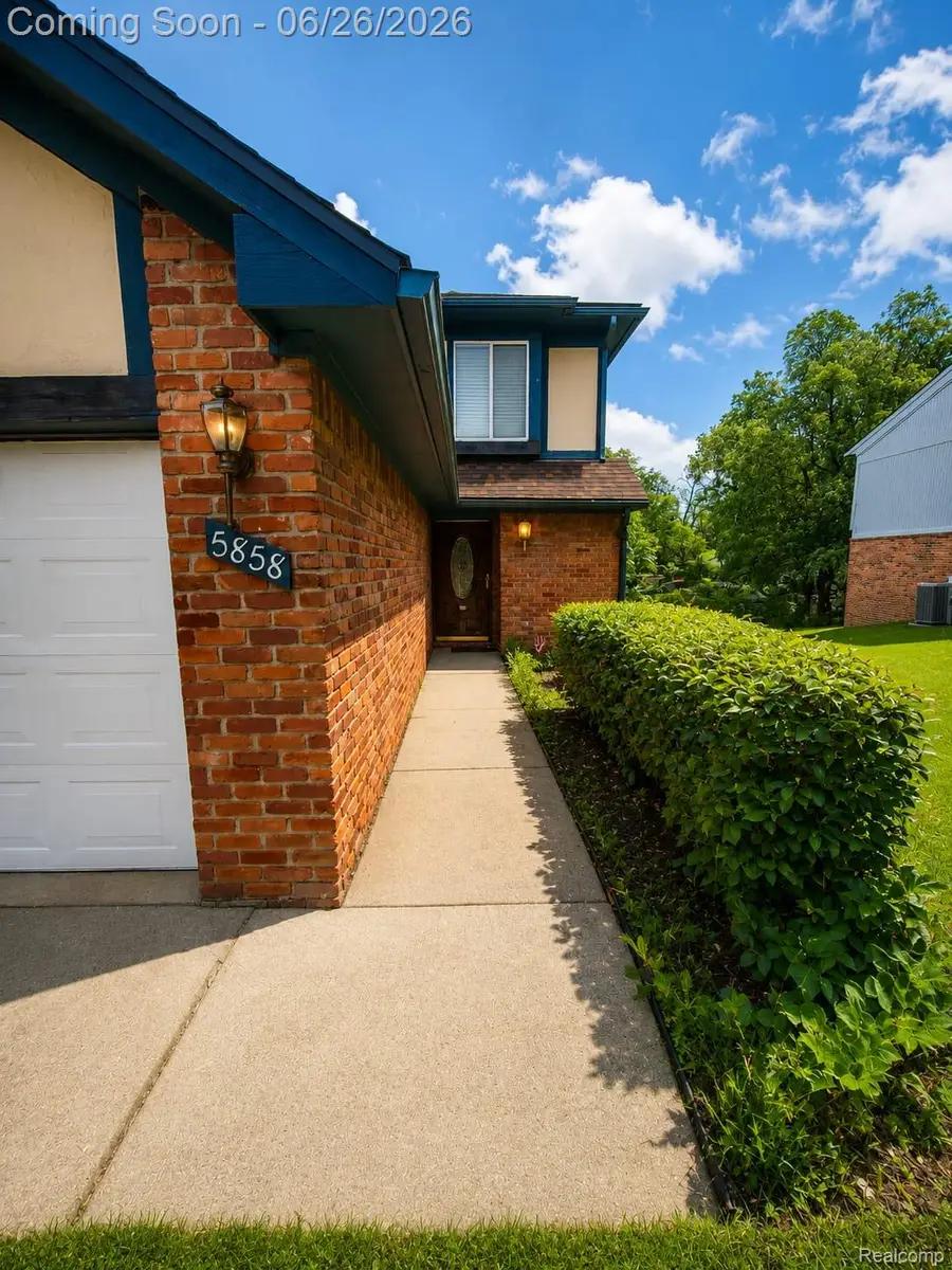 5858-5860 Niles Drive, Troy, MI 48098 - #2