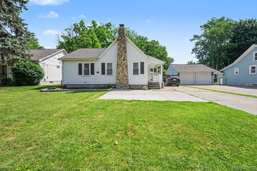 8215 Clinton River Road, Sterling Heights, MI 48314 - #3