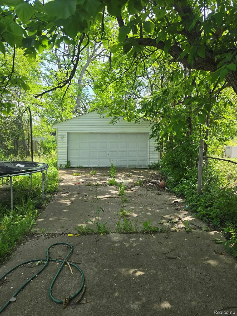 8210 Warwick Street, Detroit, MI 48228 - #2