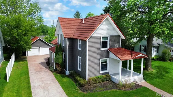 404 N Adelaide Street, Fenton, MI 48430