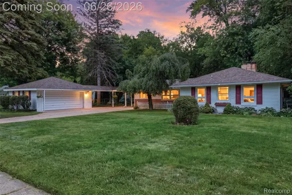 32425 Cloverdale Avenue, Farmington, MI 48336