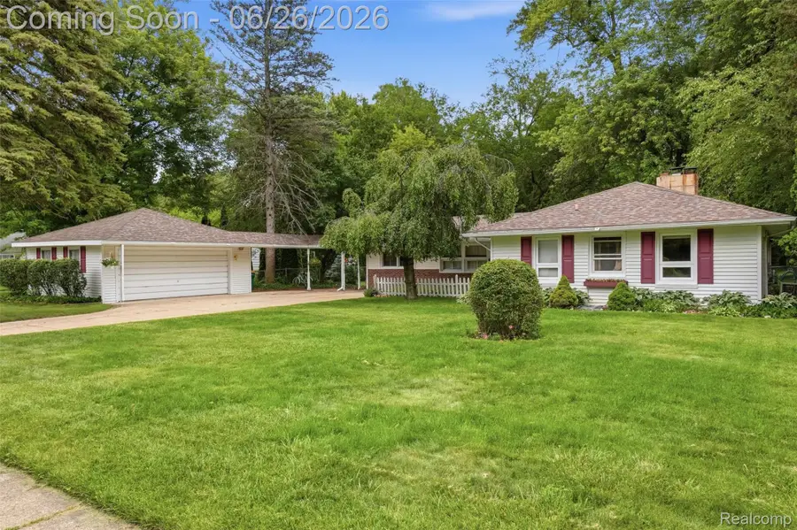32425 Cloverdale Avenue, Farmington, MI 48336 - #2