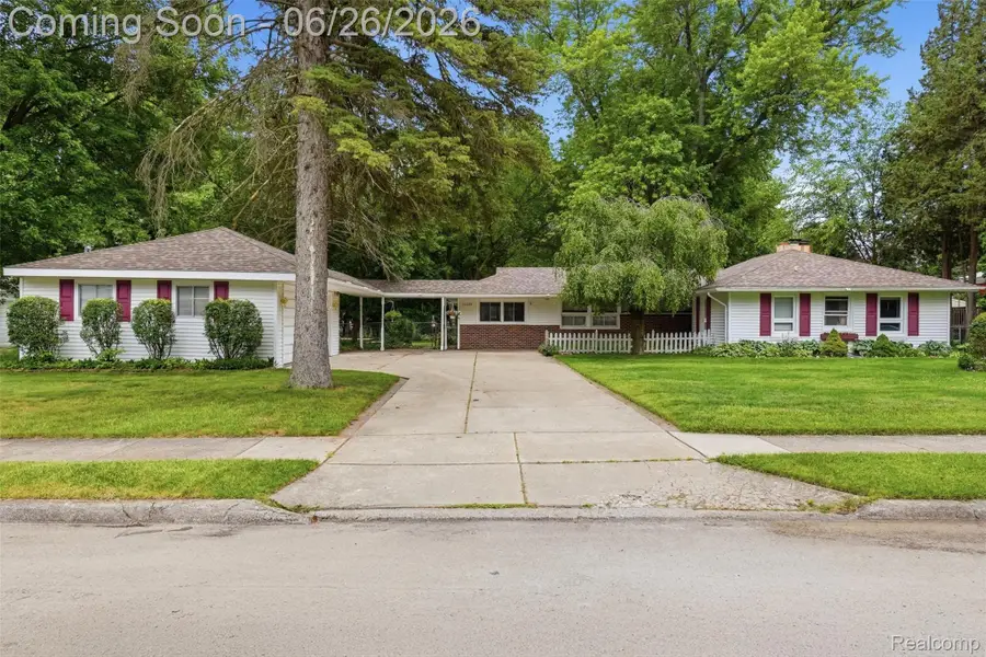 32425 Cloverdale Avenue, Farmington, MI 48336 - #3