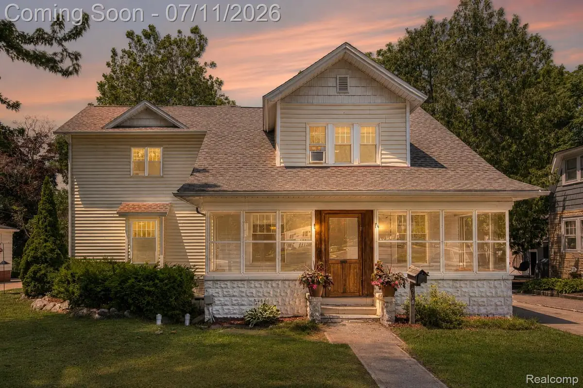 904 N Michigan Avenue, Howell, MI 48843 - #1