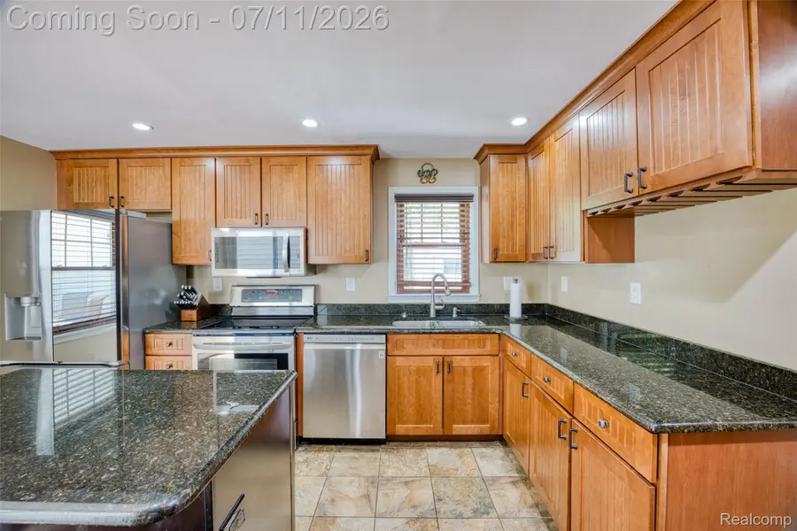 904 N Michigan Avenue, Howell, MI 48843 - #2
