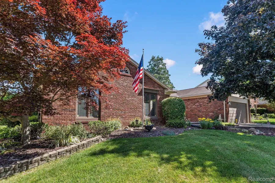 1662 Sumac Drive, Rochester Hills, MI 48309 - #2