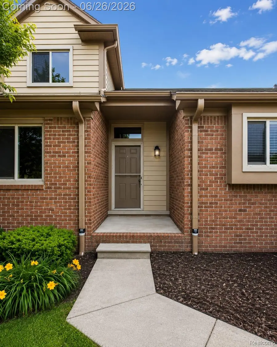 17014 Country Ridge Lane, Macomb, MI 48044 - #2