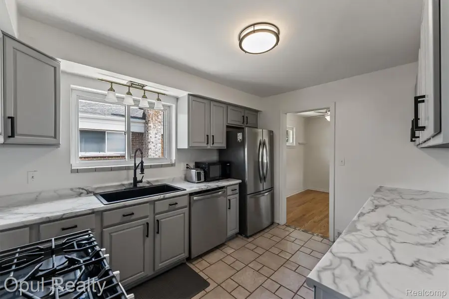 7799 Gary Avenue, Westland, MI 48185 - #2