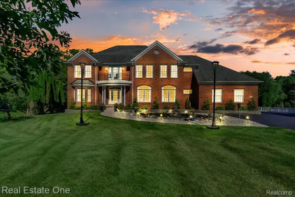 33850 Braebury Ridge, FarmingtonHills, MI 48331