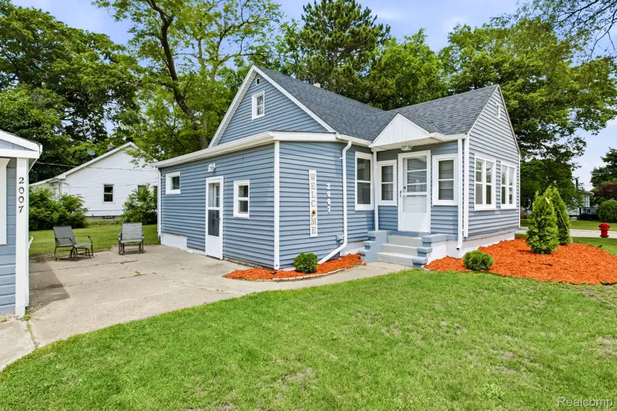 2007 Hancock Street, Port Huron, MI 48060 - #2
