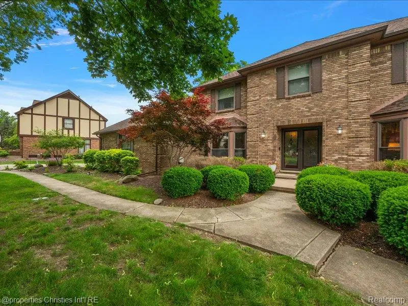 38696 Wakefield Court, Northville, MI 48167 - #3