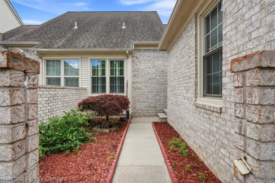 13500 Wyndemere Circle, Sterling Heights, MI 48313 - #3