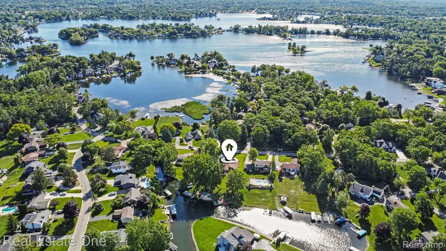 310 Pine Tree Rd Road, Orion, MI 48362 - #3