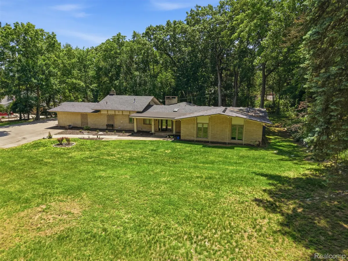 30715 N Greenbriar Road, Franklin, MI 48025 - #1