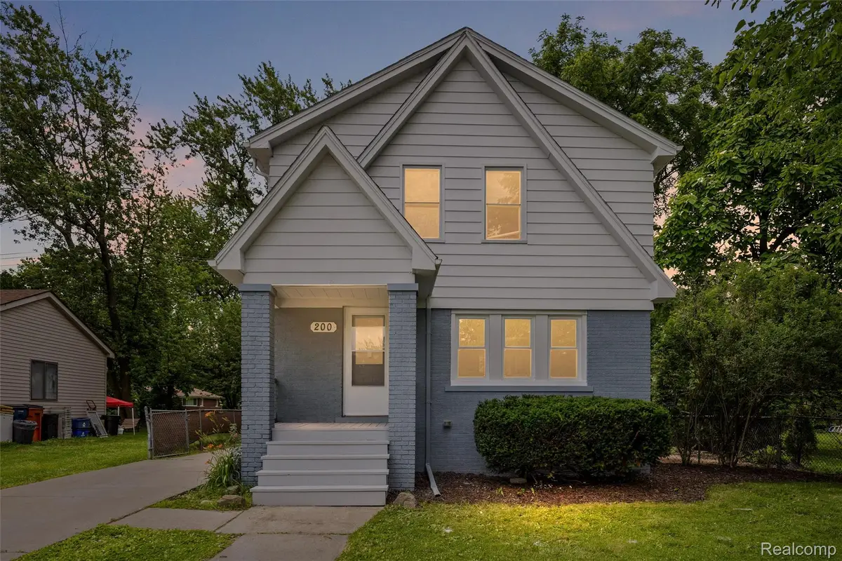 200 Alice Avenue, Bloomfield Hills, MI 48302 - #1