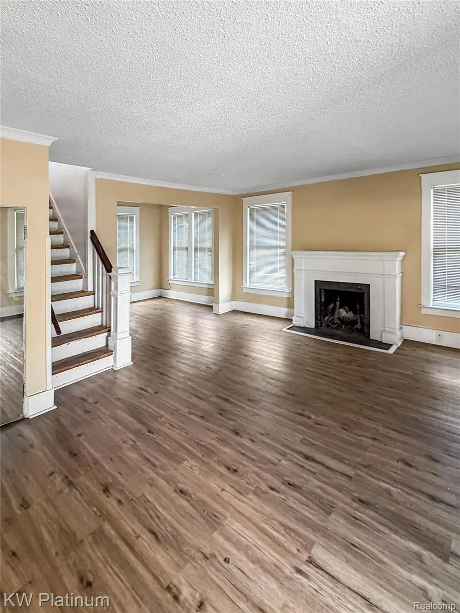 114 W Hamilton Avenue, Flint, MI 48503 - #3
