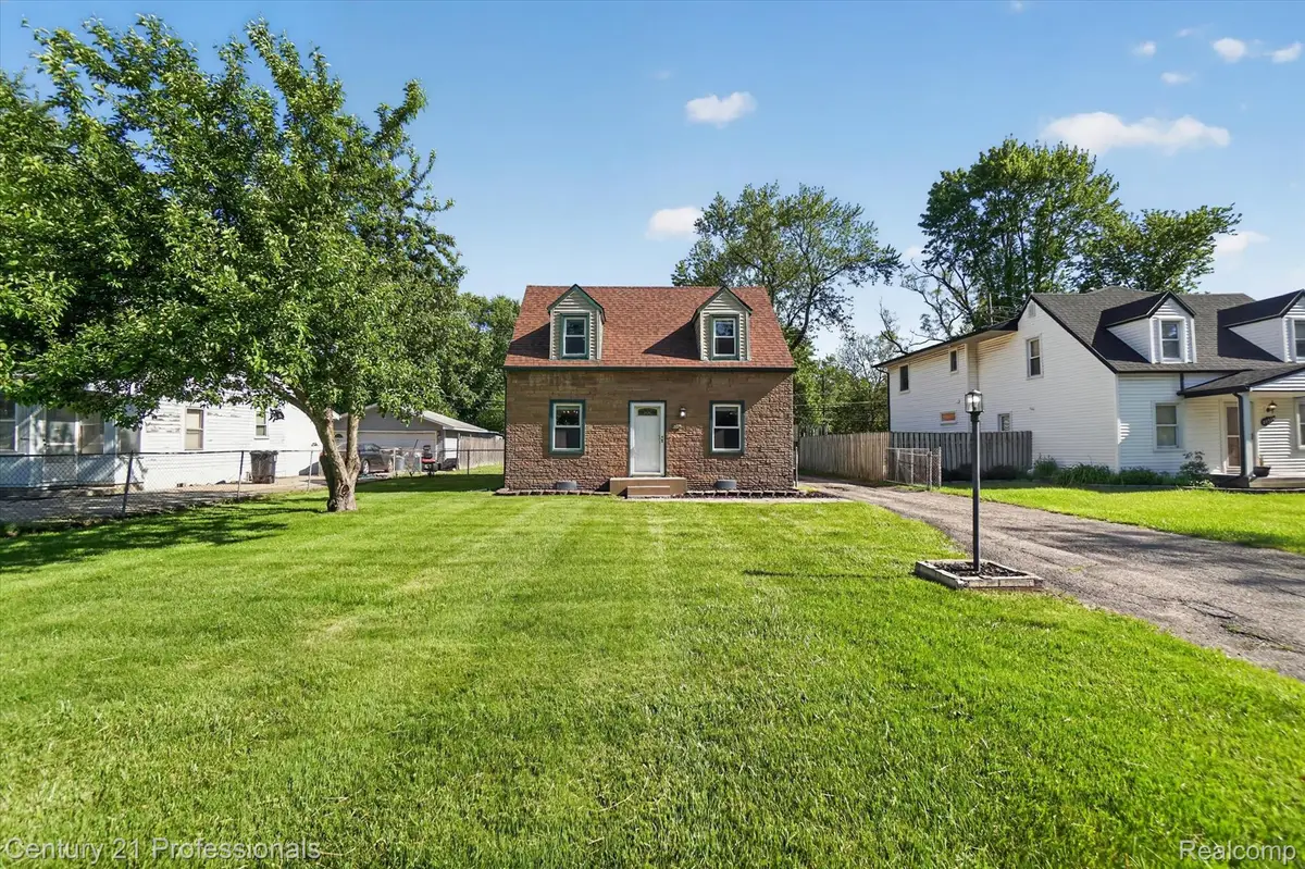 28524 7 Mile Road, Livonia, MI 48152 - #1