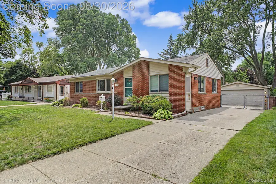 42519 Applecreek Drive, Plymouth, MI 48170 - #2