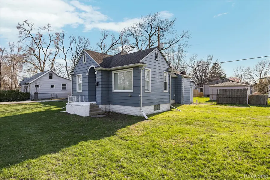 19205 Wakenden Street, Redford, MI 48240 - #2
