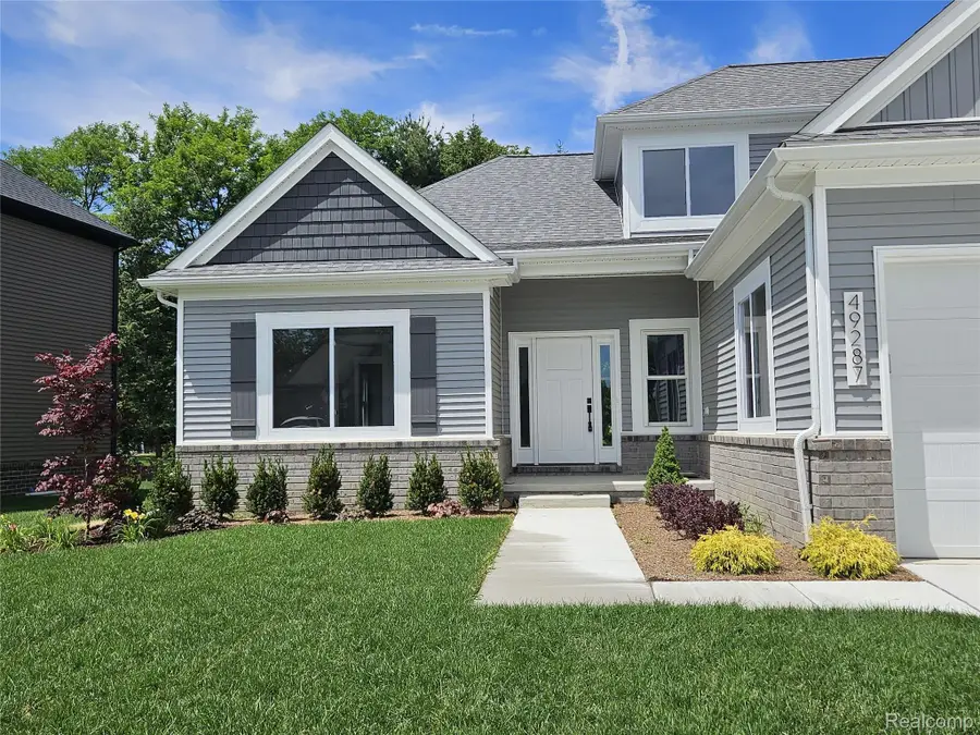 49287 London Bridge Drive, Macomb, MI 48044 - #2
