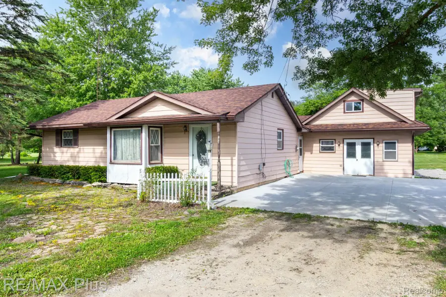 3350 N Belsay Road E, Flint, MI 48506 - #2