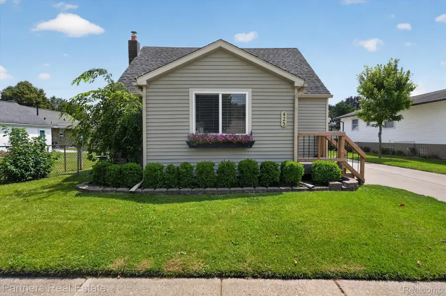 425 S 7th Street, Brighton, MI 48116 - #3