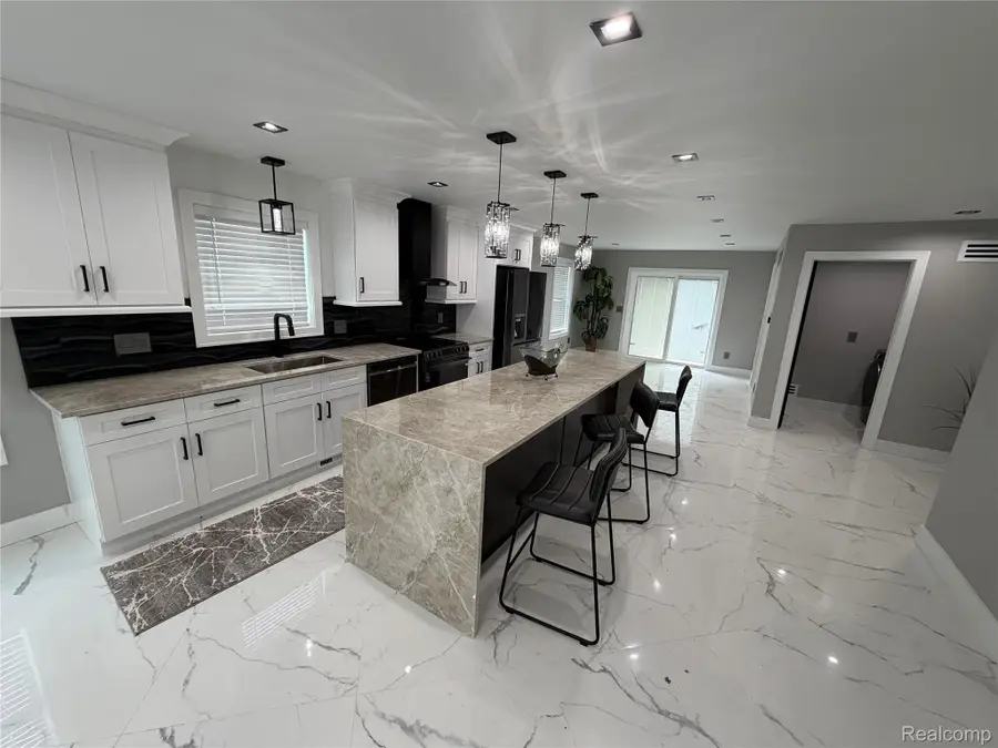 561 E Walled Lake Drive, Walled Lake, MI 48390 - #3