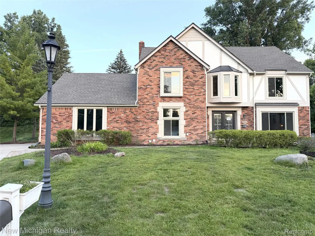 650 Deerfield Court, Rochester Hills, MI 48309 - #1