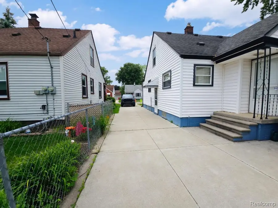 23776 Normandy Avenue, Eastpointe, MI 48021 - #2