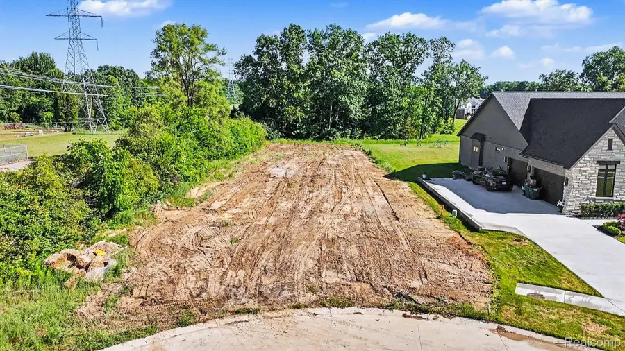 12739 N Pointe Drive, Shelby, MI 48315 - #2