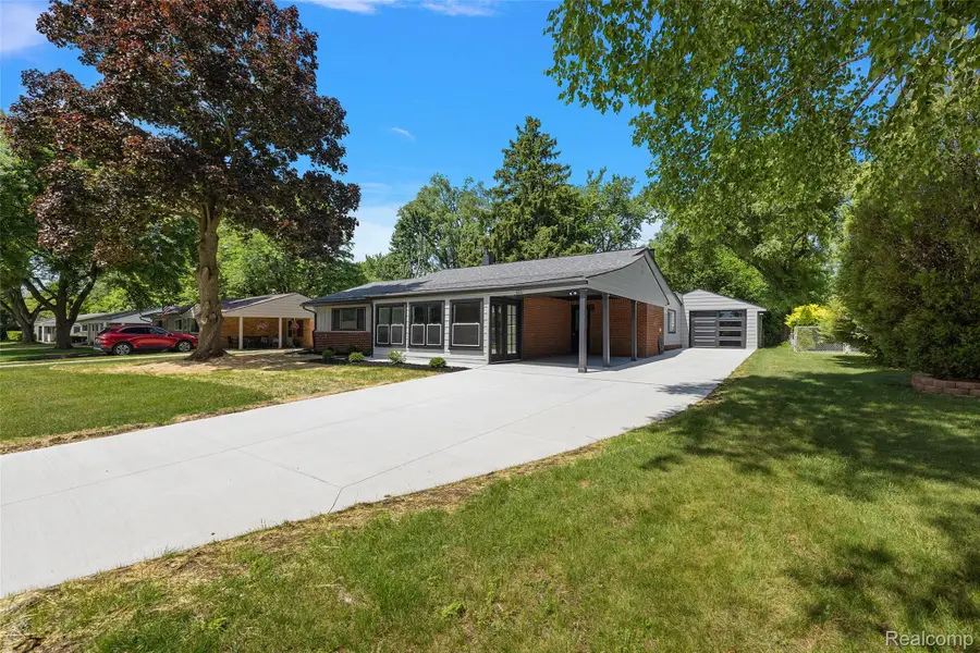 2486 Lafay Drive, West Bloomfield, MI 48324 - #2